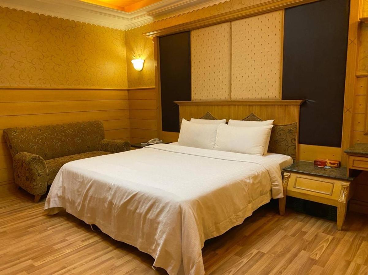 I Travel Motel - II 高雄市 エクステリア 写真